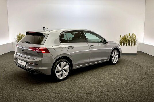 Volkswagen Golf Life Edition 1.5 eTSI 85 kW / 116 pk Hatchback 7 v