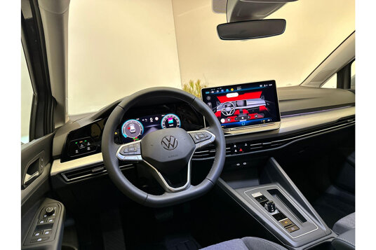 Volkswagen Golf Life Edition 1.5 eTSI 85 kW / 116 pk Hatchback 7 v
