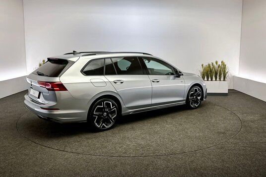 Volkswagen GOLF Variant R-Line-Edition 1.5 eTSI DSG