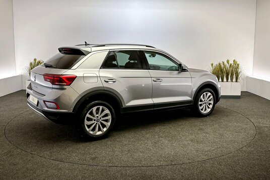 Volkswagen T-Roc Life Edition 1.5 110 kW / 150 pk TSI SUV 7 versn.