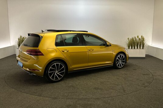 Volkswagen Golf 1.0 TSI 110pk DSG R-line