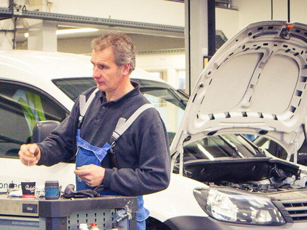Vacatures werkplaats De Waal Autogroep 
