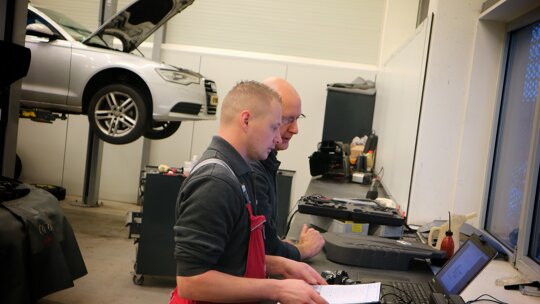 Vacatures werkplaats De Waal Autogroep 