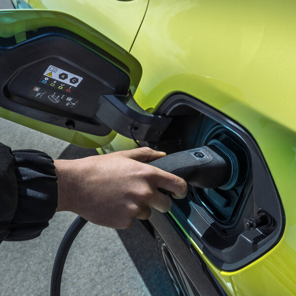 peugeot 208 facelift laden