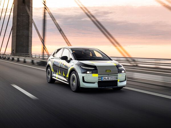 Audi A2 e-tron hero mobiel