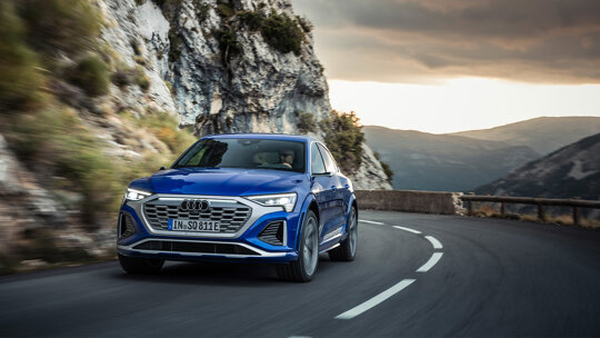 Audi Q8 sportback e-tron-4 1700x956