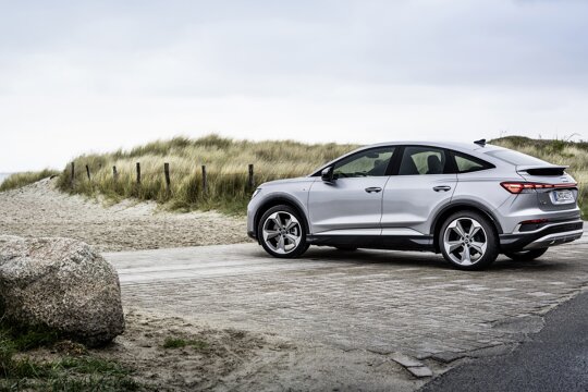 audiq4sportbacke-tron1