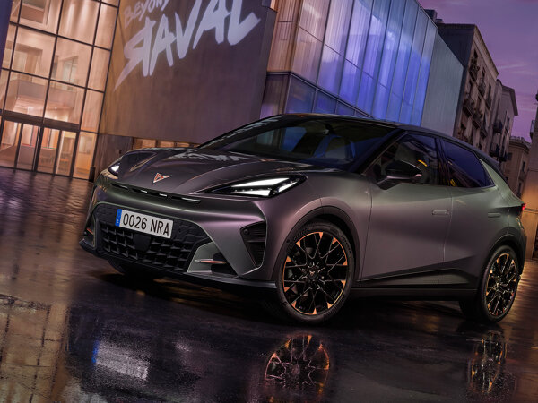 CUPRA Raval onthuld - hero mobiel