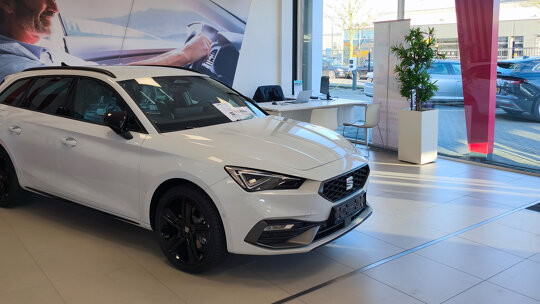 De Waal Veenendaal SEAT showroom