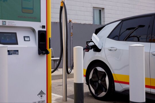 innovatiefflexpole-laadstationvanvolkswagenhelptrealisatievanlaadnetwerkversnellen-header