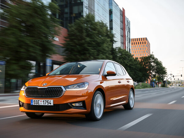 Skoda_Fabia_oranje_header_mobiel