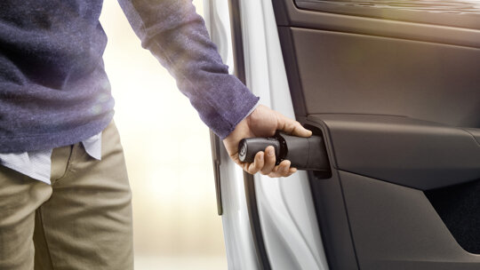 skoda-simply-clever-door-umbrella-1-609229-763629-2