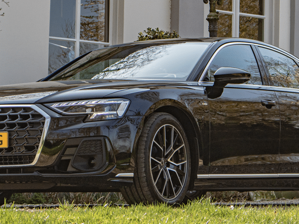 Audi A8 3840x1200