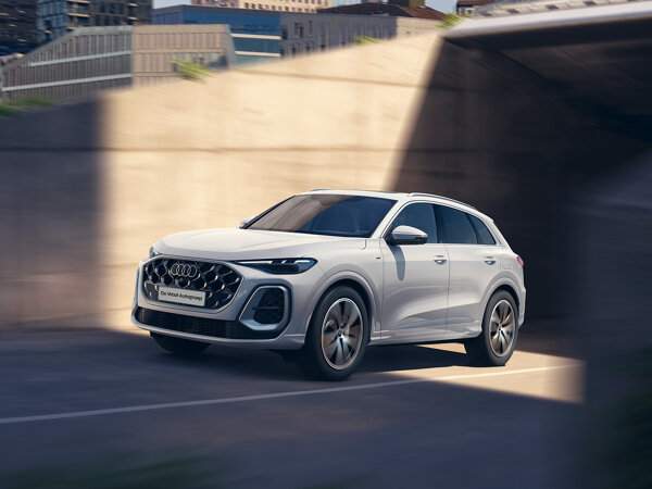Audi Q5 e-hybrid quattro hero mobiel
