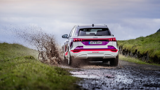 audiq6e-tron12
