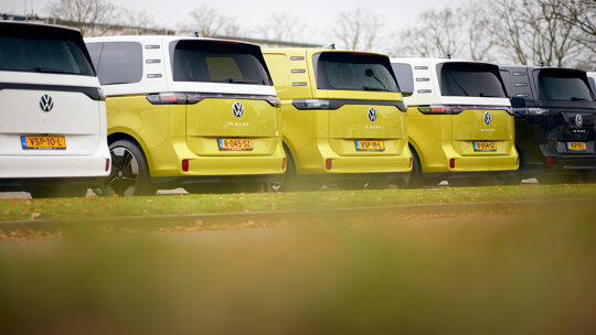 id.buzz naast elkaar achterkant
