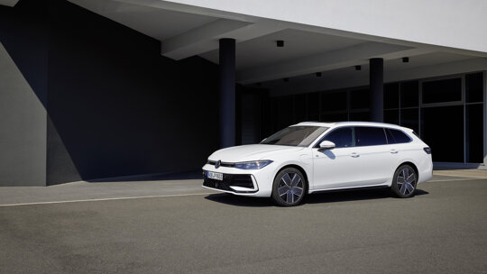 Volkswagen Passat 2023 (7)
