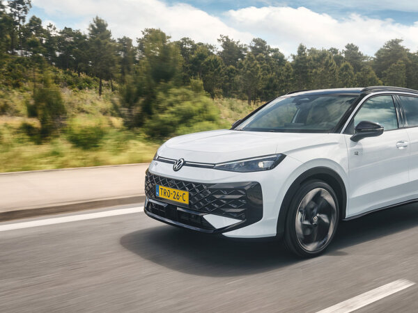 Volkswagen T-Roc Hybrid hero mobiel
