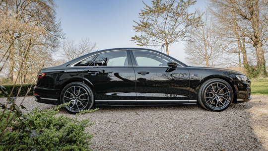 Audi A8 3 1700x956