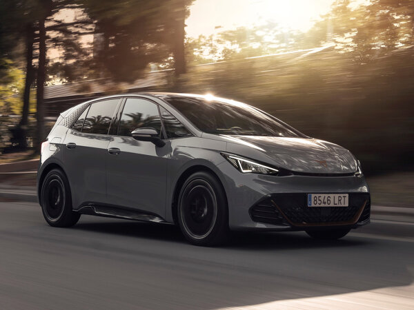 CUPRA Born limited edition hero mobiel