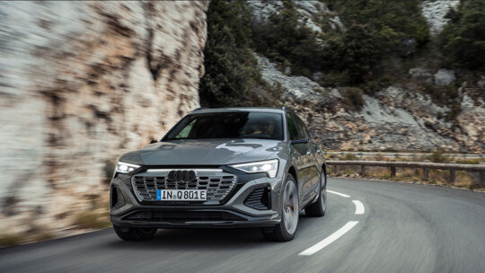 q8e-tronsuv3