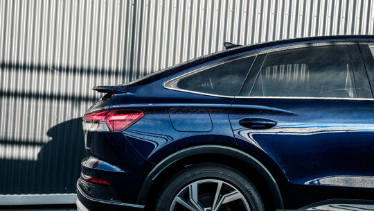Audi Q4-2
