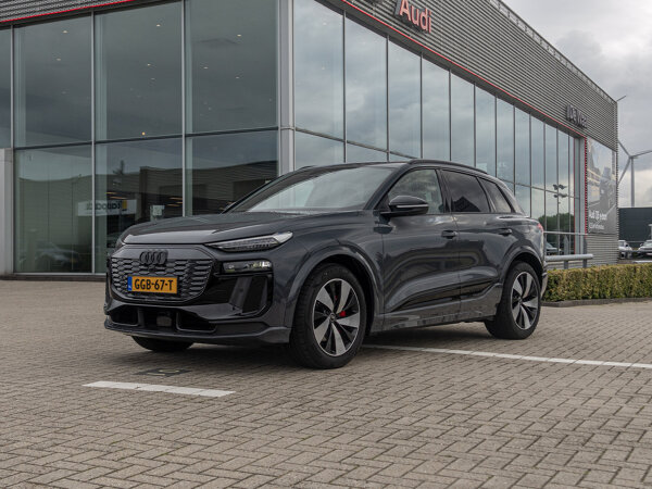Audi Q6 e-tron hero mobiel