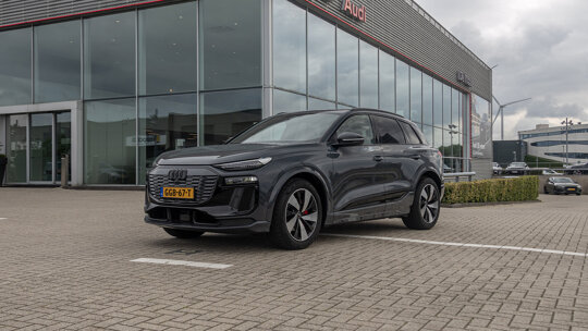 Audi Q6 e-tron hero mobiel