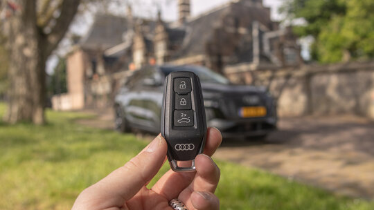 Audi Q6 e-tron proefrit