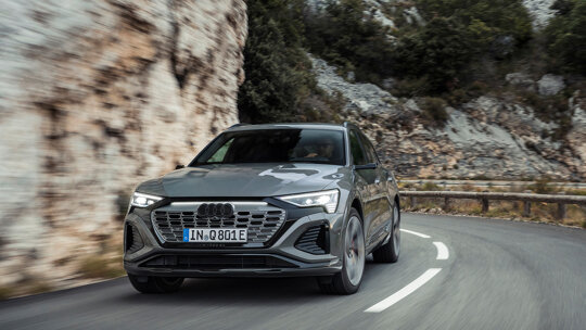 Audi Q8 e-tron-2 1700x956