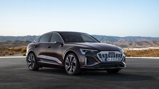 Audi Q8 sportback e-tron-3 1700x956