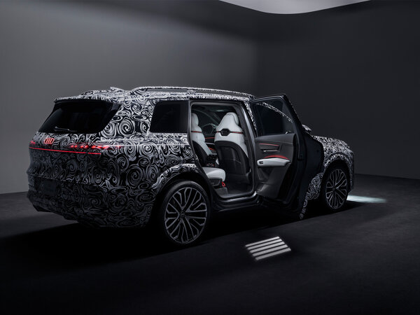 Audi Q9 stickers hero mobiel