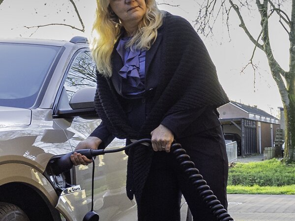 Kelly laad thuis mobiel