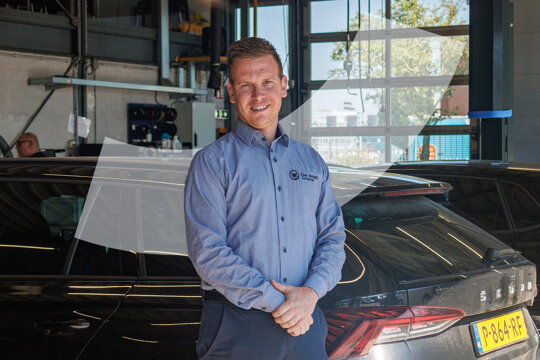 Robert Hoos - met wing