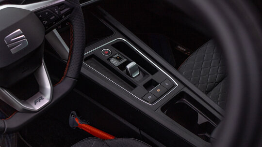 SEAT Leon Sportstourer 2025 interieur (5)