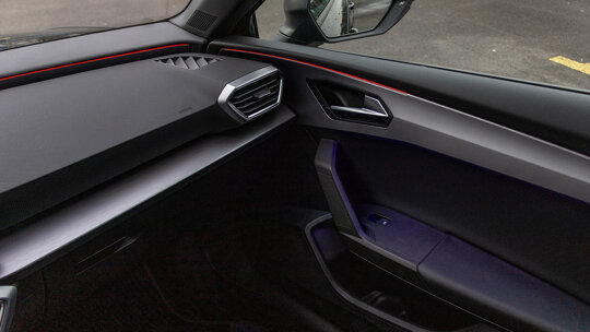 SEAT Leon Sportstourer 2025 interieur (7)