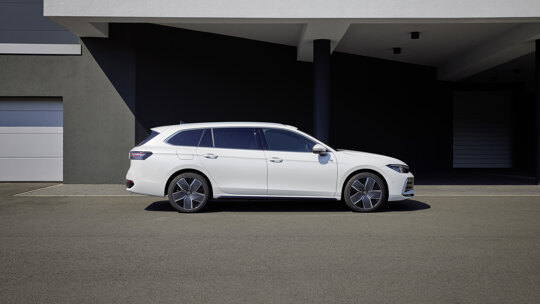 Volkswagen Passat 2023 (8)