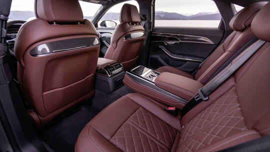 A8 bordeaux rood interieur