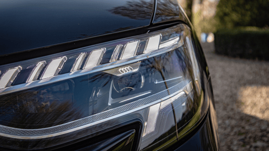 Audi A8 4 1700x956