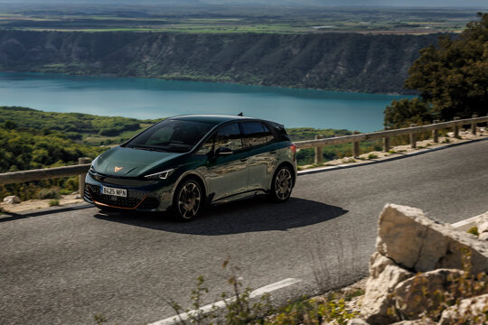 CUPRA Born VZ hero mobiel