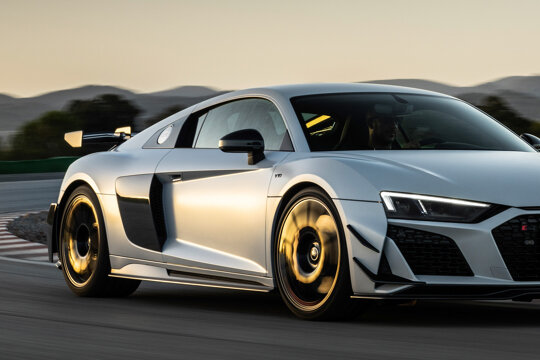 header audi R8 V10