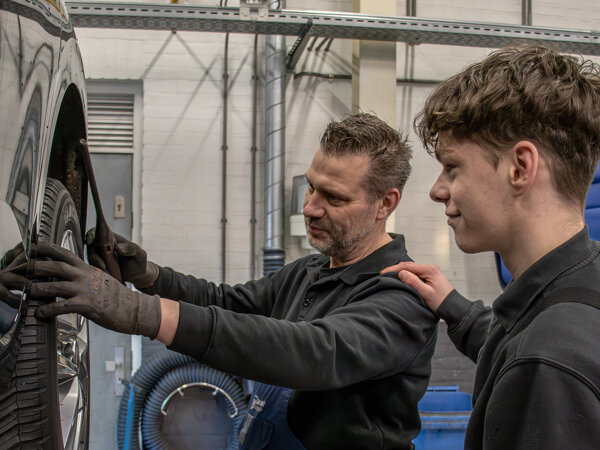 Leerling monteur hero mobiel