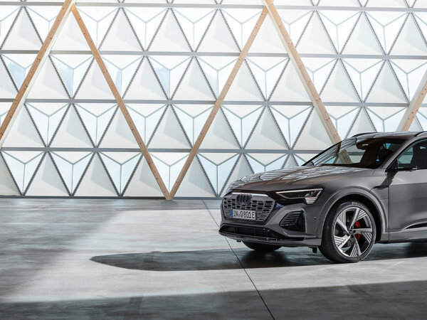 Audi Q8 e-tron 2560x900