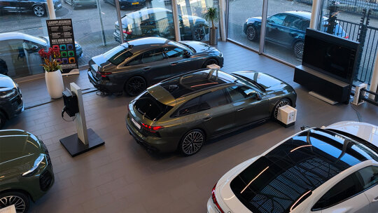 De Waal Veenendaal Audi showroom