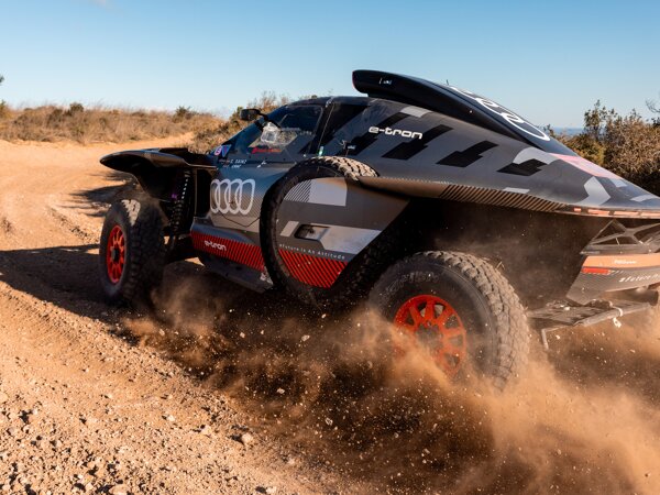 RS Q e-tron Dakar