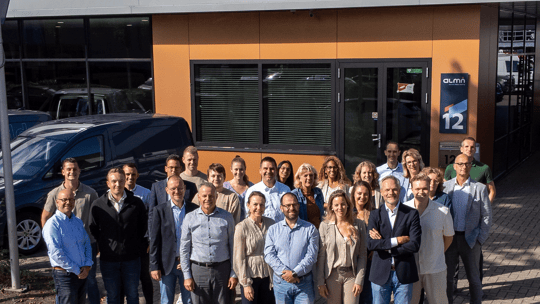 teamfoto-hero-telefoon