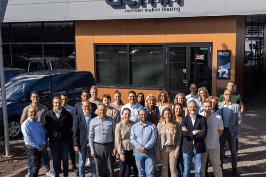 teamfoto-hero-telefoon