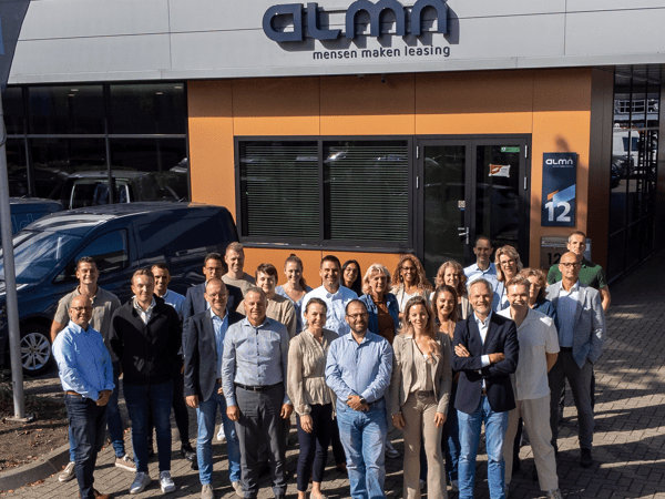 teamfoto-hero-telefoon