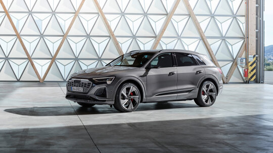 voorkant q8 etron