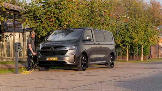 Web Ready JPG-001_HOOFDBEELD-241023-eTransporter_retouched-FINAL_1-Hexashots (2)_0511